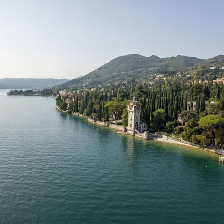 Hotel Villa Fiordaliso การ์โดเน ริเวียรา ภายนอก รูปภาพ
